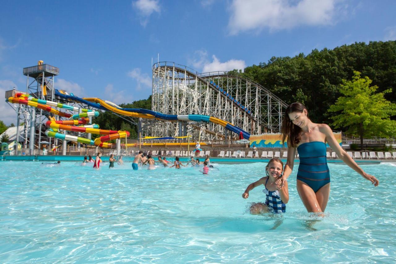 Six Flags Great Escape Lodge & Indoor Waterpark 昆斯伯里 外观 照片