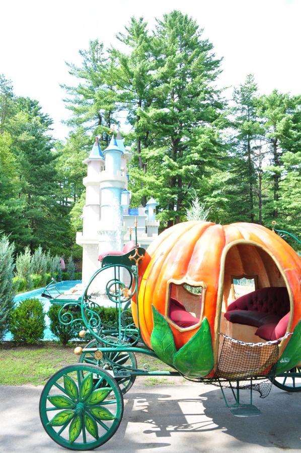 Six Flags Great Escape Lodge & Indoor Waterpark 昆斯伯里 外观 照片