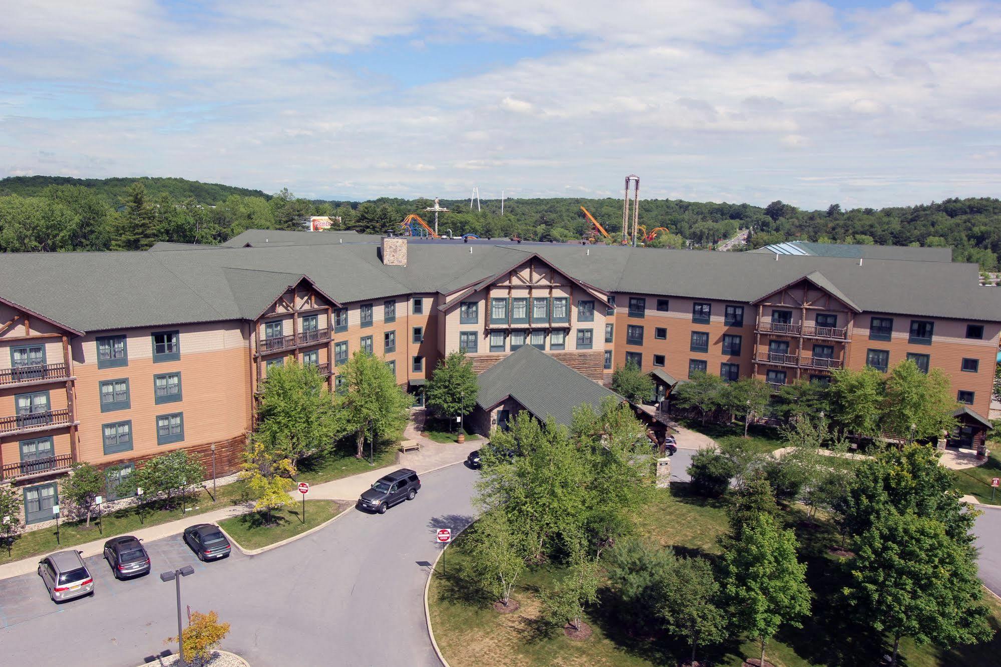 Six Flags Great Escape Lodge & Indoor Waterpark 昆斯伯里 外观 照片