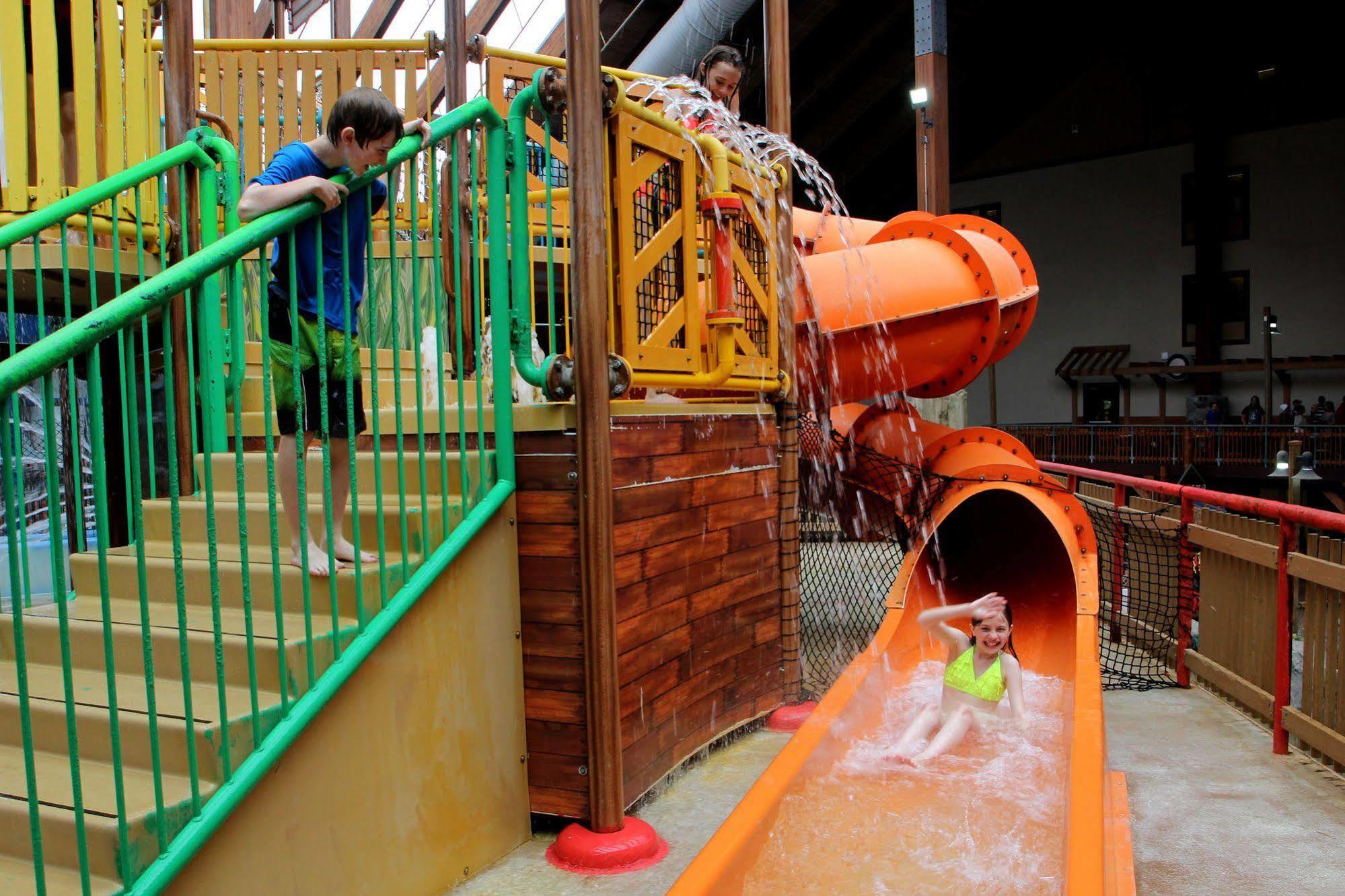 Six Flags Great Escape Lodge & Indoor Waterpark 昆斯伯里 外观 照片