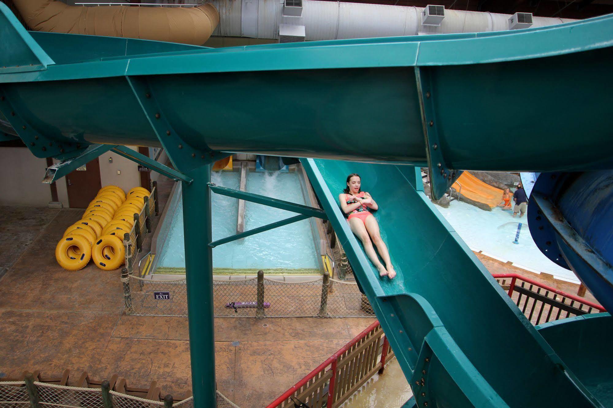 Six Flags Great Escape Lodge & Indoor Waterpark 昆斯伯里 外观 照片